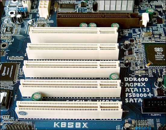 AGP und PCI Slots