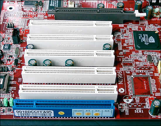 AGP- und PCI-Slots