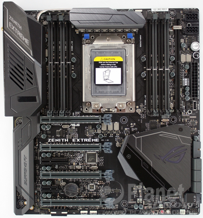 ASUS ROG Zenith Extreme: Layout