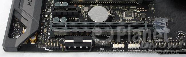 ASUS ROG Zenith Extreme: Layout