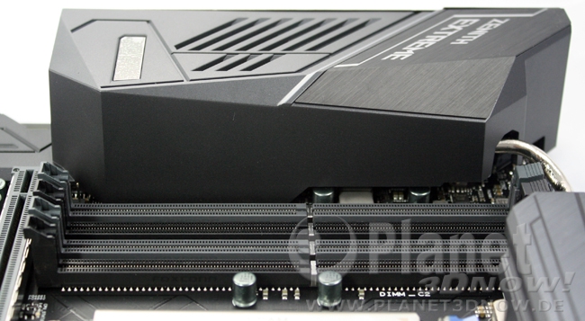 ASUS ROG Zenith Extreme: Layout