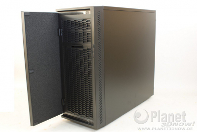 Cooler Master Silencio 452: Fronttür geöffnet schräg von vorn