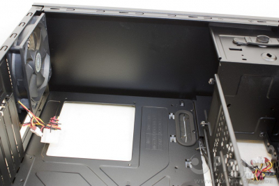 Cooler Master Silencio 452: Deckel von Innen