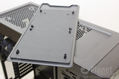 Corsair Carbide 330R: Staubfilter Deckel