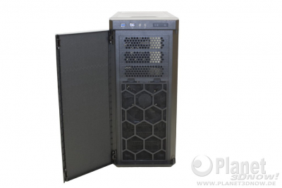 Corsair Carbide 330R: Fronttür geöffnet