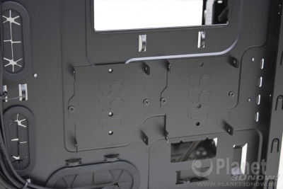 Fractal Design Arc Mini R2 - SSD-Montageplatz hinter MB-Tray