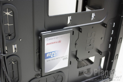 Fractal Design Arc Mini R2 - SSD-Halterung hinter Mainboardtray