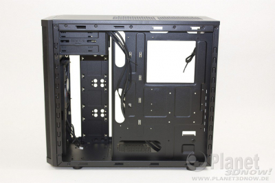 Fractal Design Core 3300 Innenansicht hinten