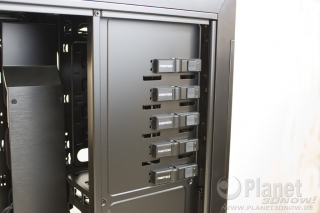 Phanteks Enthoo Primo: Optische Laufwerke